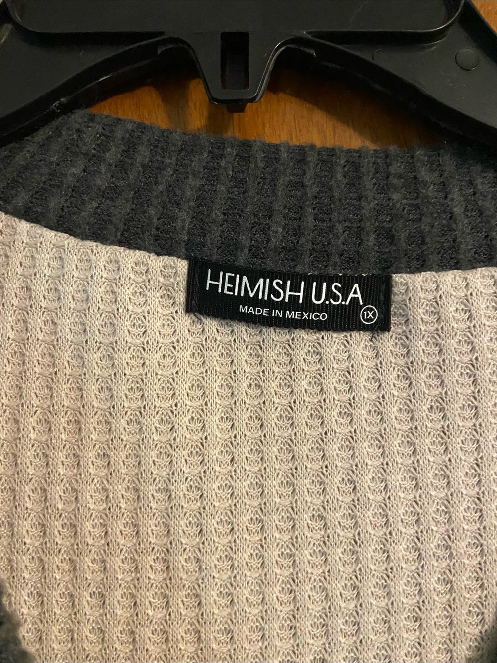 Colorblock Waffle Knit Henley with Floral Band - Picture 3 of 3